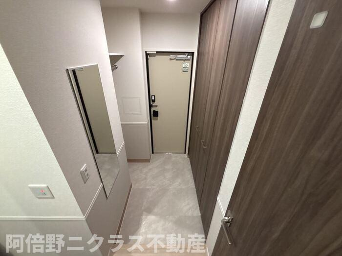 グリーンコート杭全の玄関