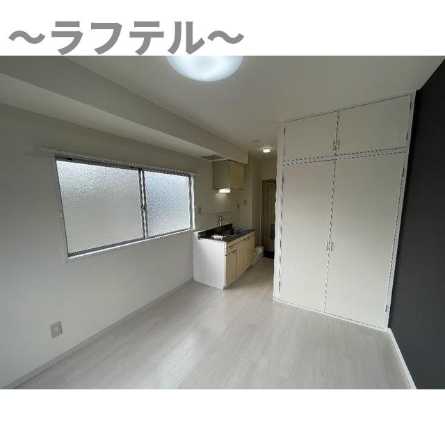 メゾンラハイナの居間・リビング|別部屋イメージ写真