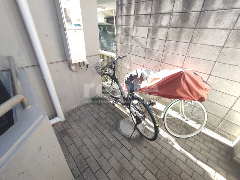 武蔵野市吉祥寺南町３丁目の賃貸マンションのロビー