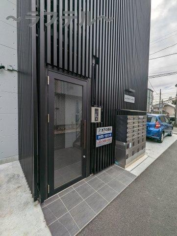 所沢市旭町のアパートのエントランス