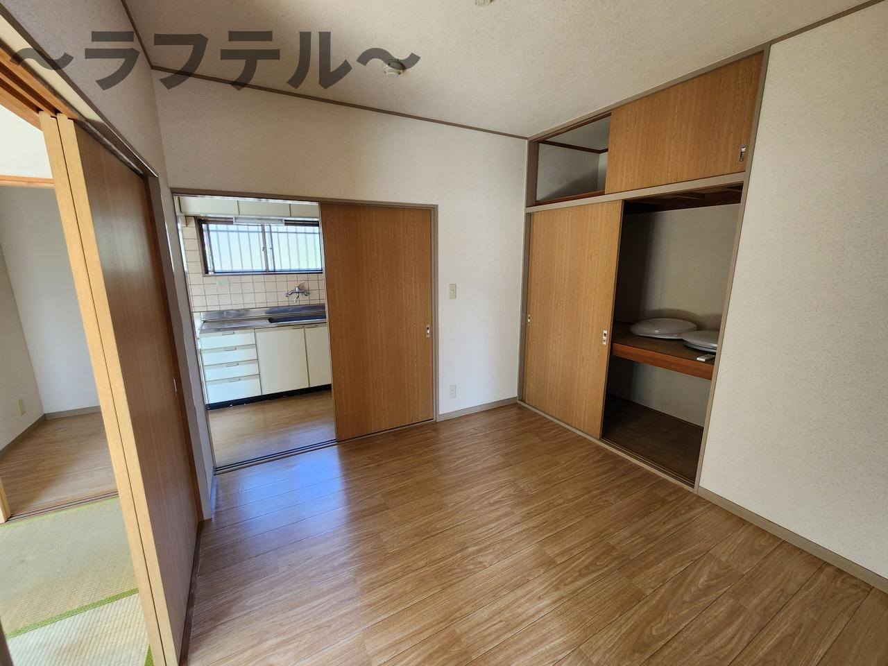 エレガンスハイム貸家の洋室