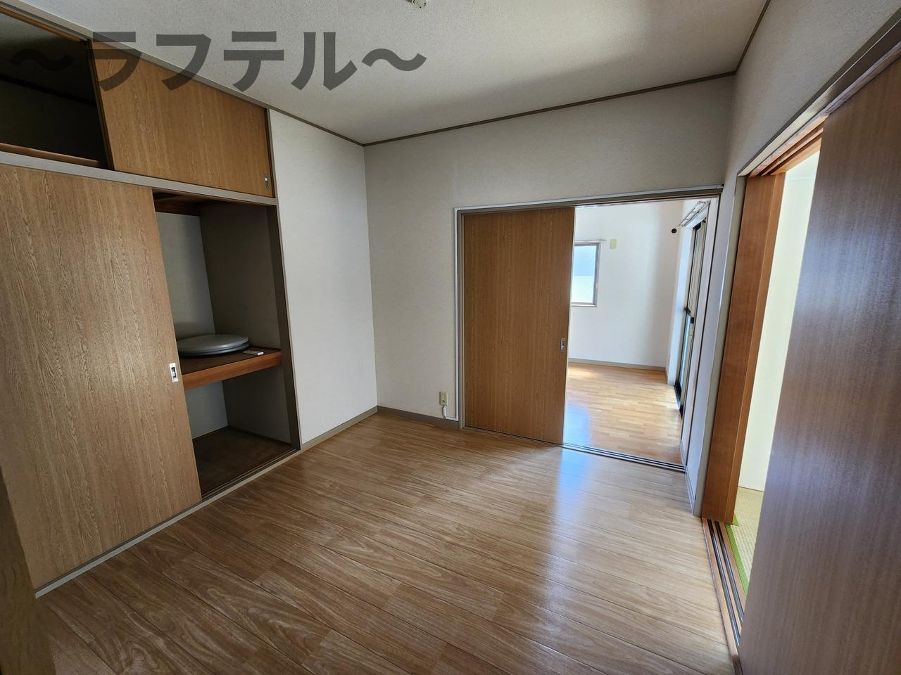 エレガンスハイム貸家の洋室