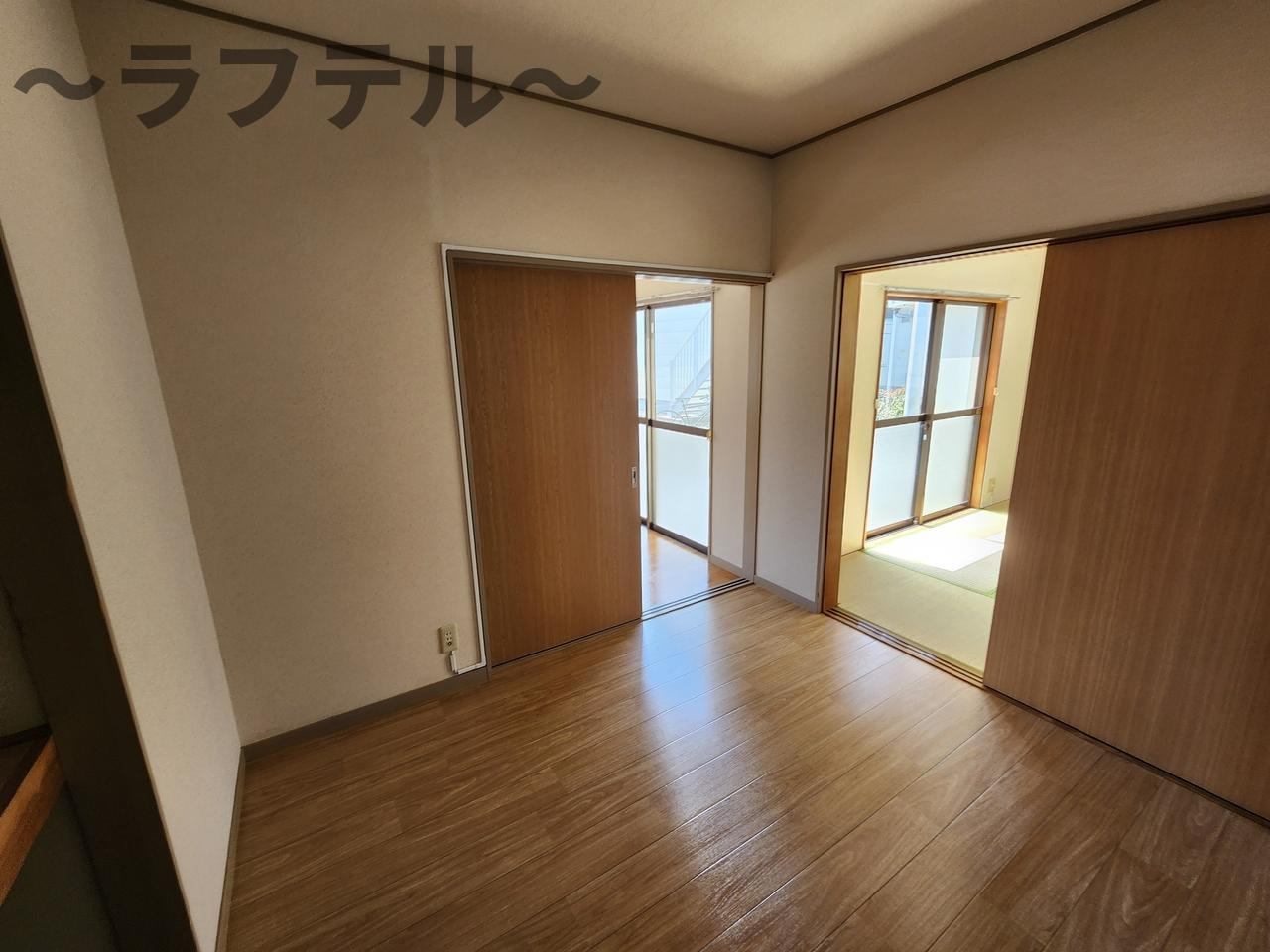 エレガンスハイム貸家の洋室