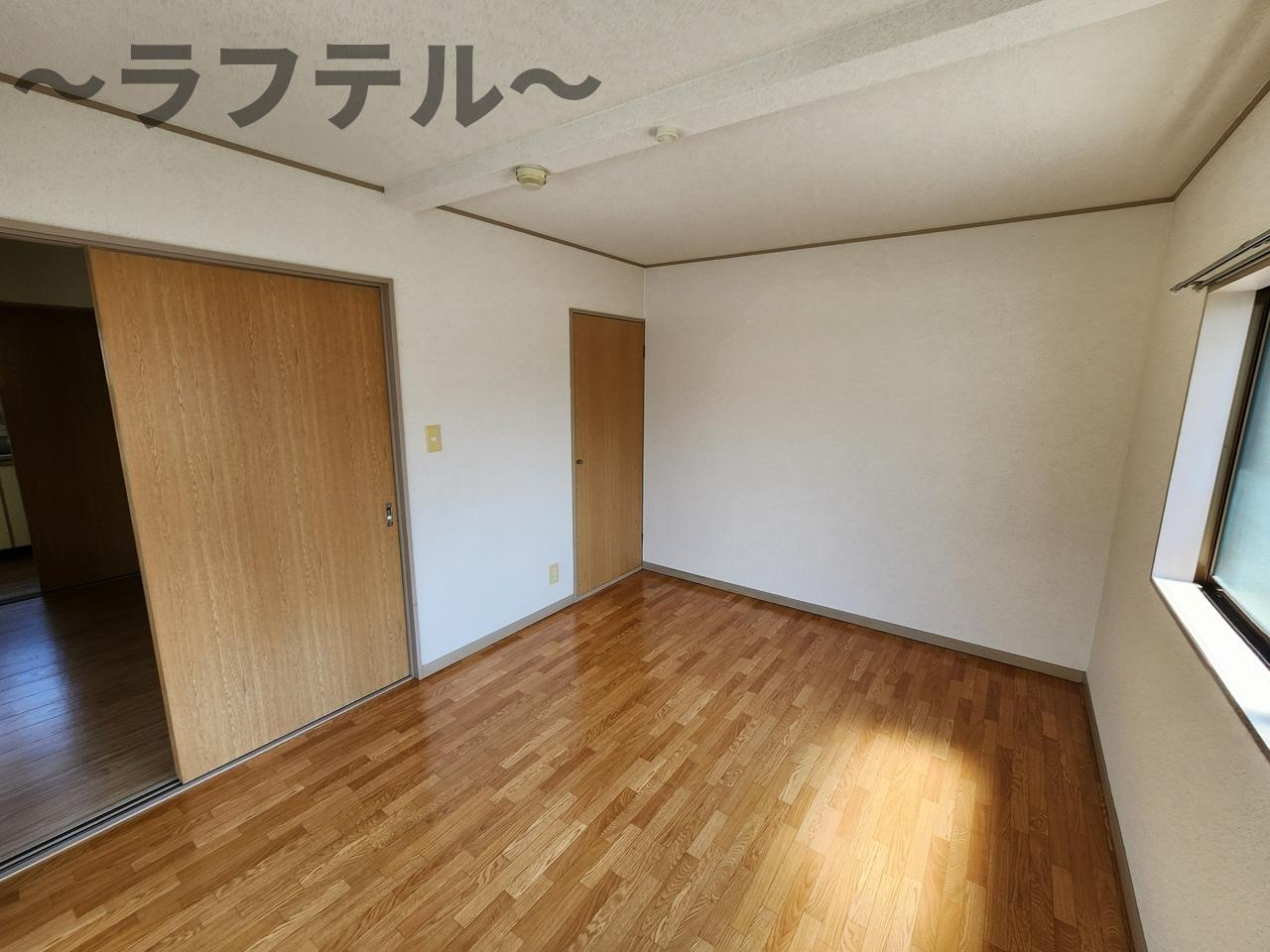 エレガンスハイム貸家の居間・リビング