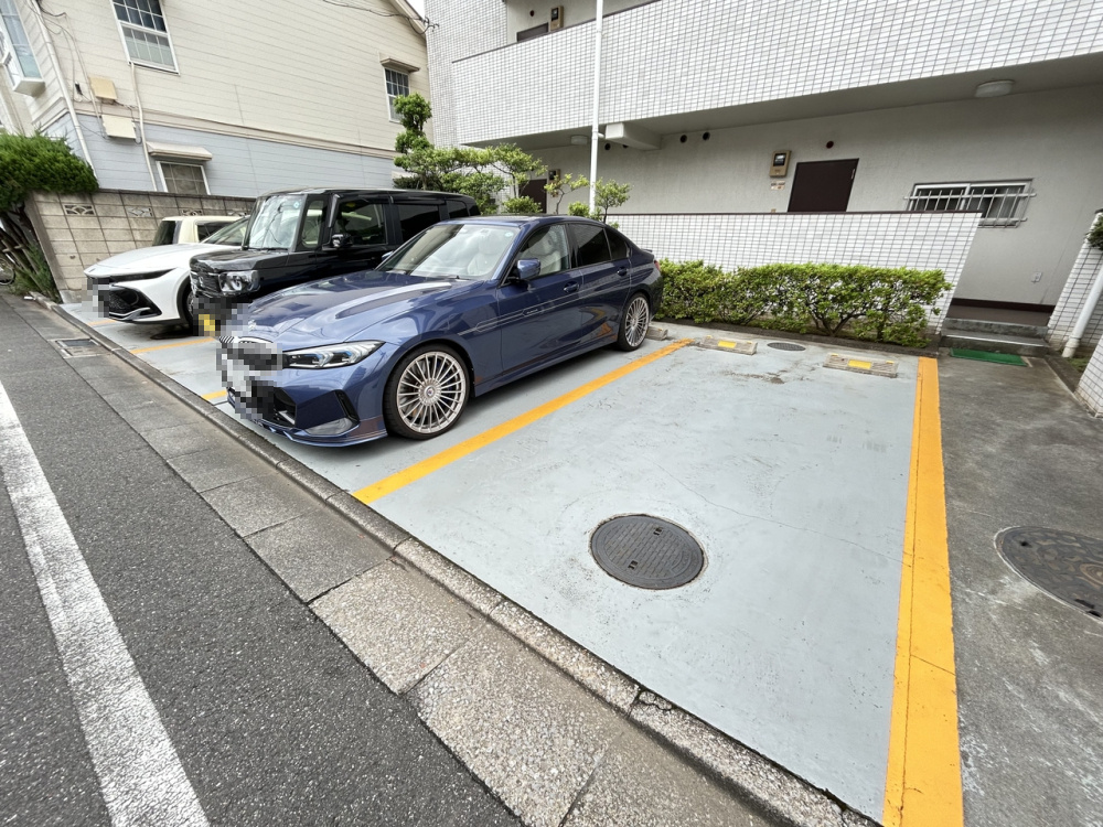 メゾン矢澤の駐車場