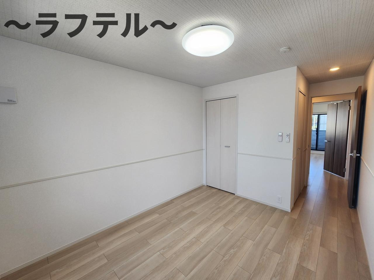 ヒカルサ狭山広瀬台フロントの洋室
