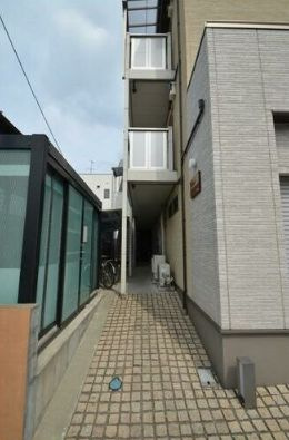 クラージュ・ＭＯＲＩのエントランス