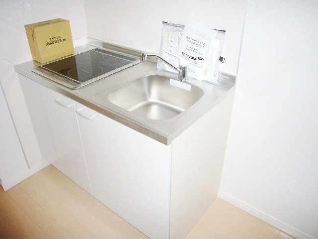 クラージュ・ＭＯＲＩのキッチン|別号室参考写真です。