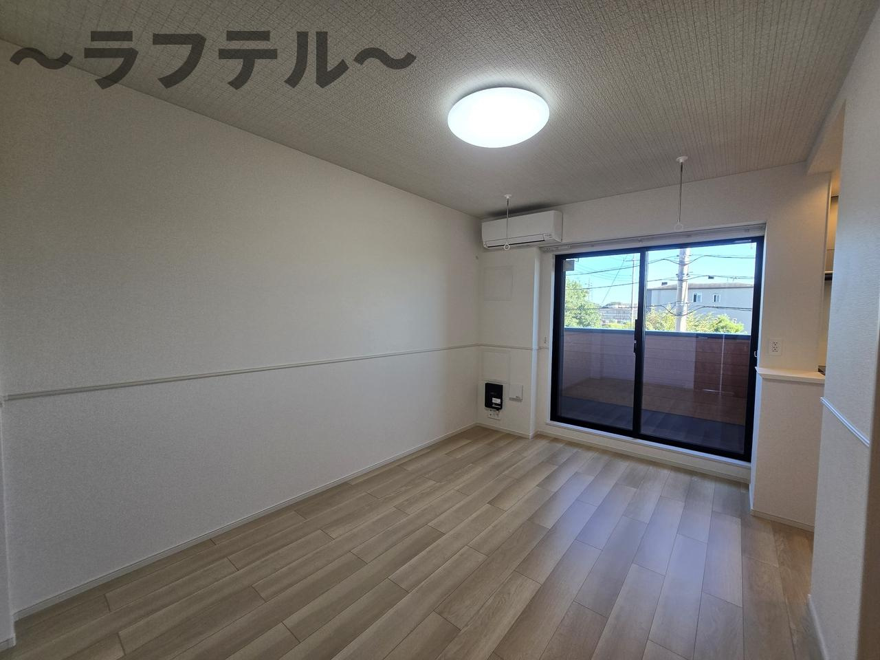 ヒカルサ狭山広瀬台サウスの居間・リビング|反転タイプ