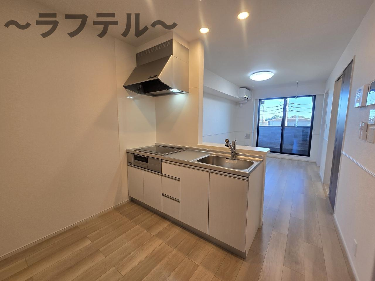 ヒカルサ狭山広瀬台サウスのキッチン|反転イメージ