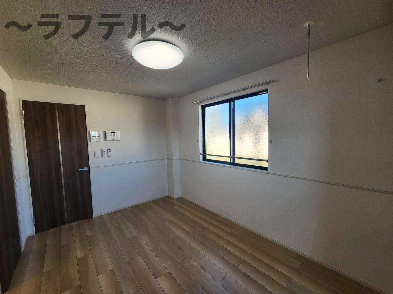 ヒカルサ狭山広瀬台サウスの居間・リビング|反転タイプ