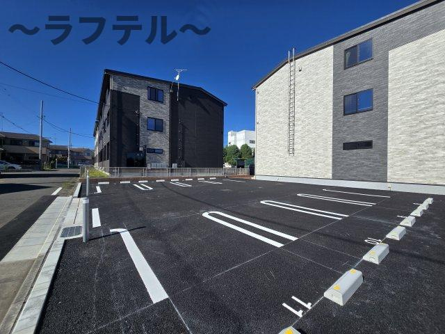 ヒカルサ狭山広瀬台サウスの駐車場