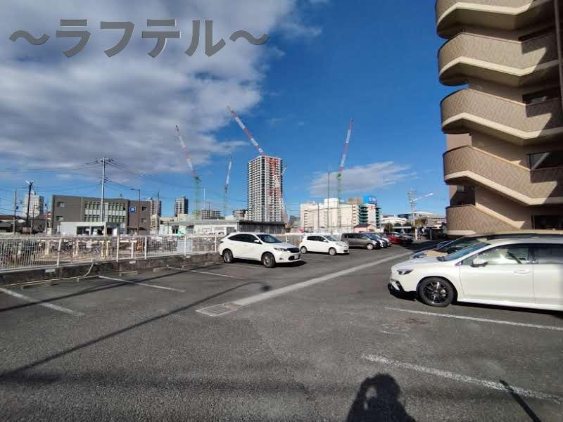 ユーネット所沢の駐車場