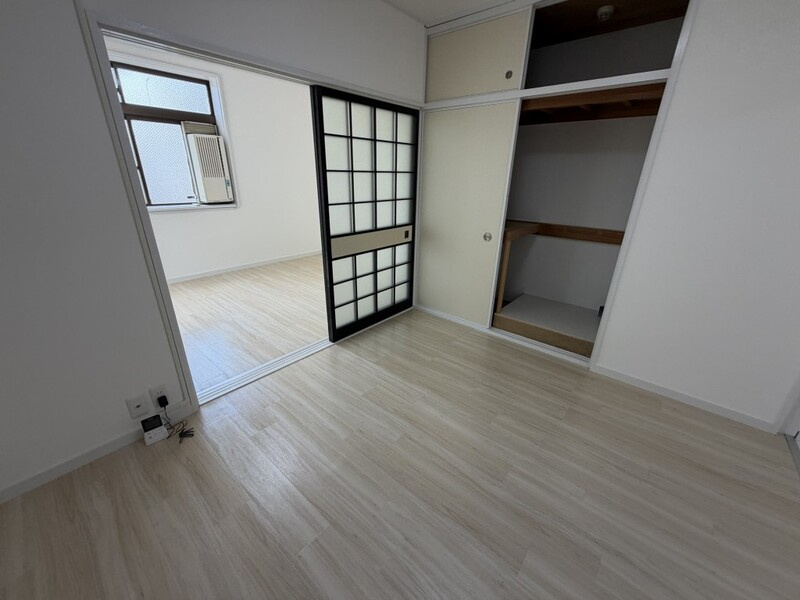 コーポ阪南町の洋室