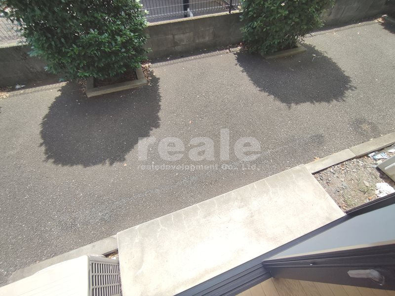 練馬区関町南２丁目のアパートのバルコニー