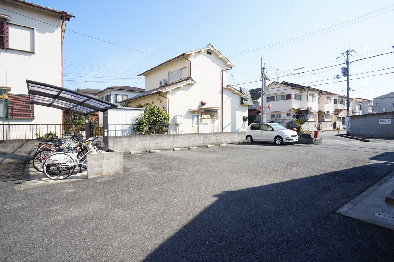 ジュネスⅠ号館の駐車場