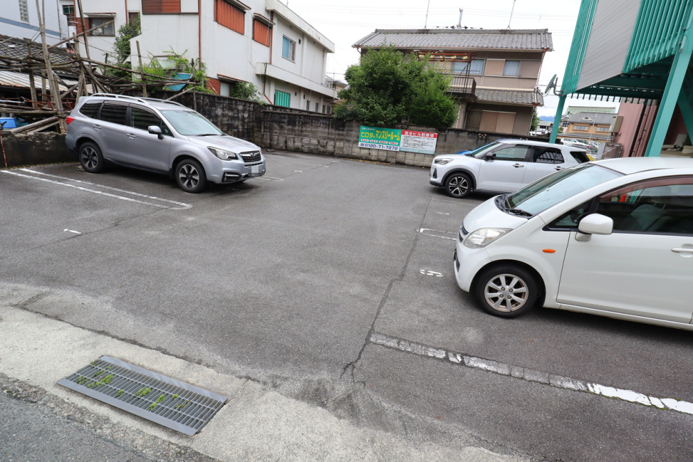 宮本ビルの駐車場