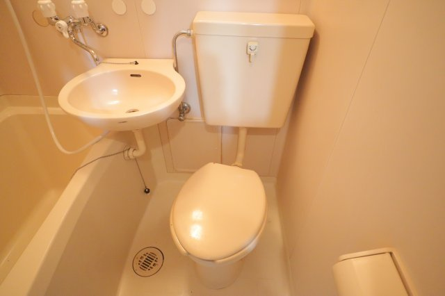 シティパレス生駒谷田町Ｐー２のトイレ