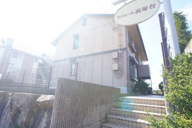 セジュール高塚台のエントランス