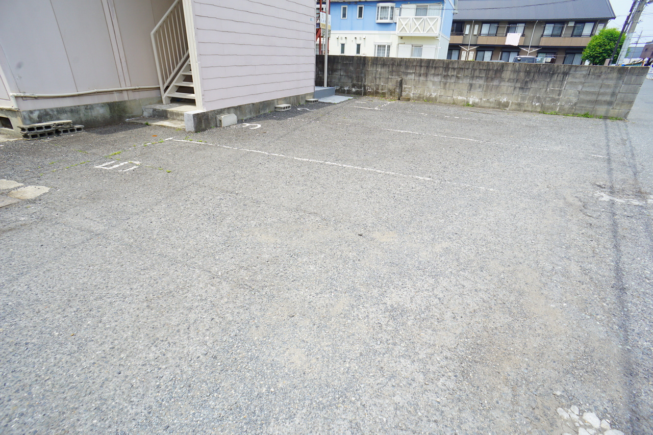 コーポラス東Ｂ棟の駐車場