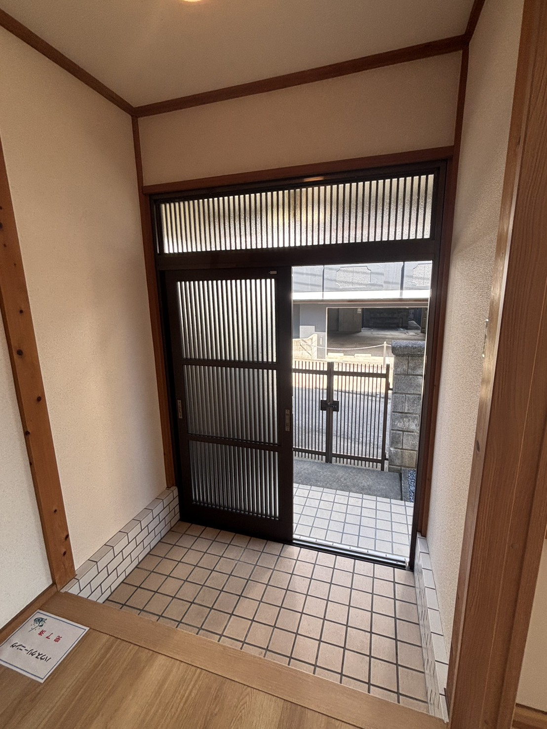 西五百住町　貸家の玄関