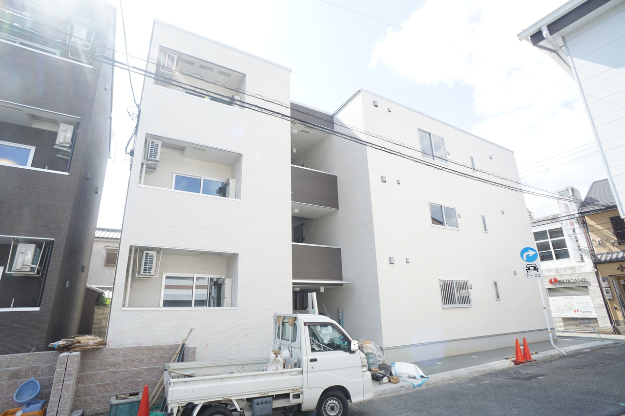 プレステ柳2丁目壱番館のエントランス
