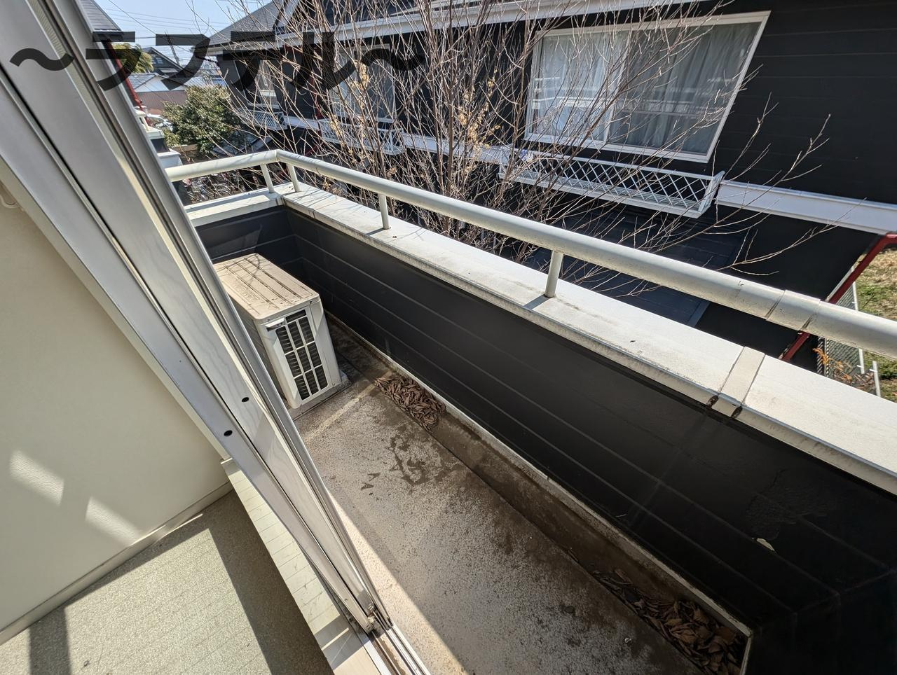 小手指タウンハウスAのバルコニー|別部屋イメージ写真 反転イメージ