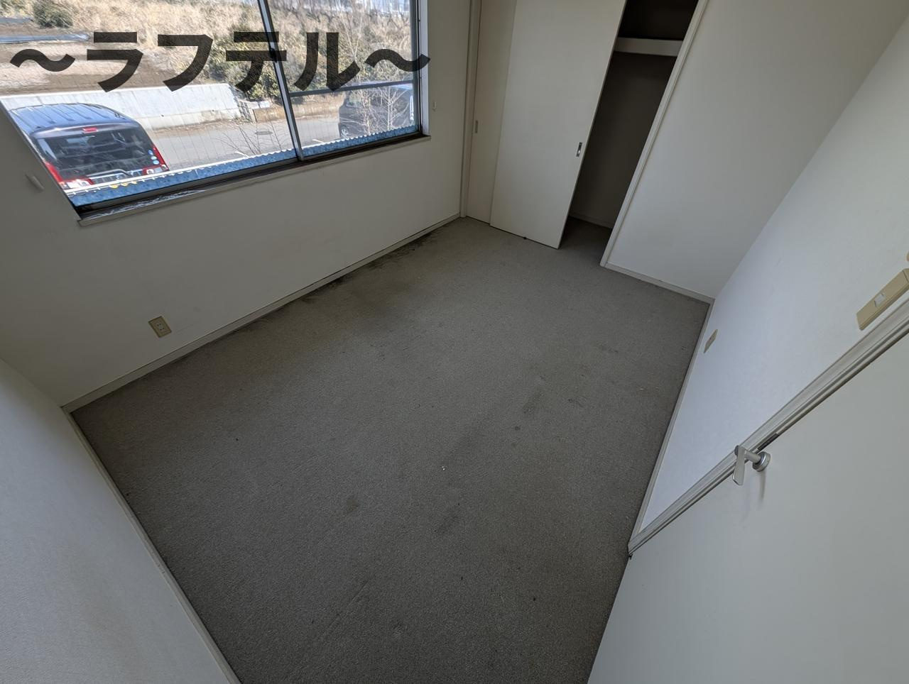 小手指タウンハウスAの寝室|別部屋イメージ写真 反転イメージ