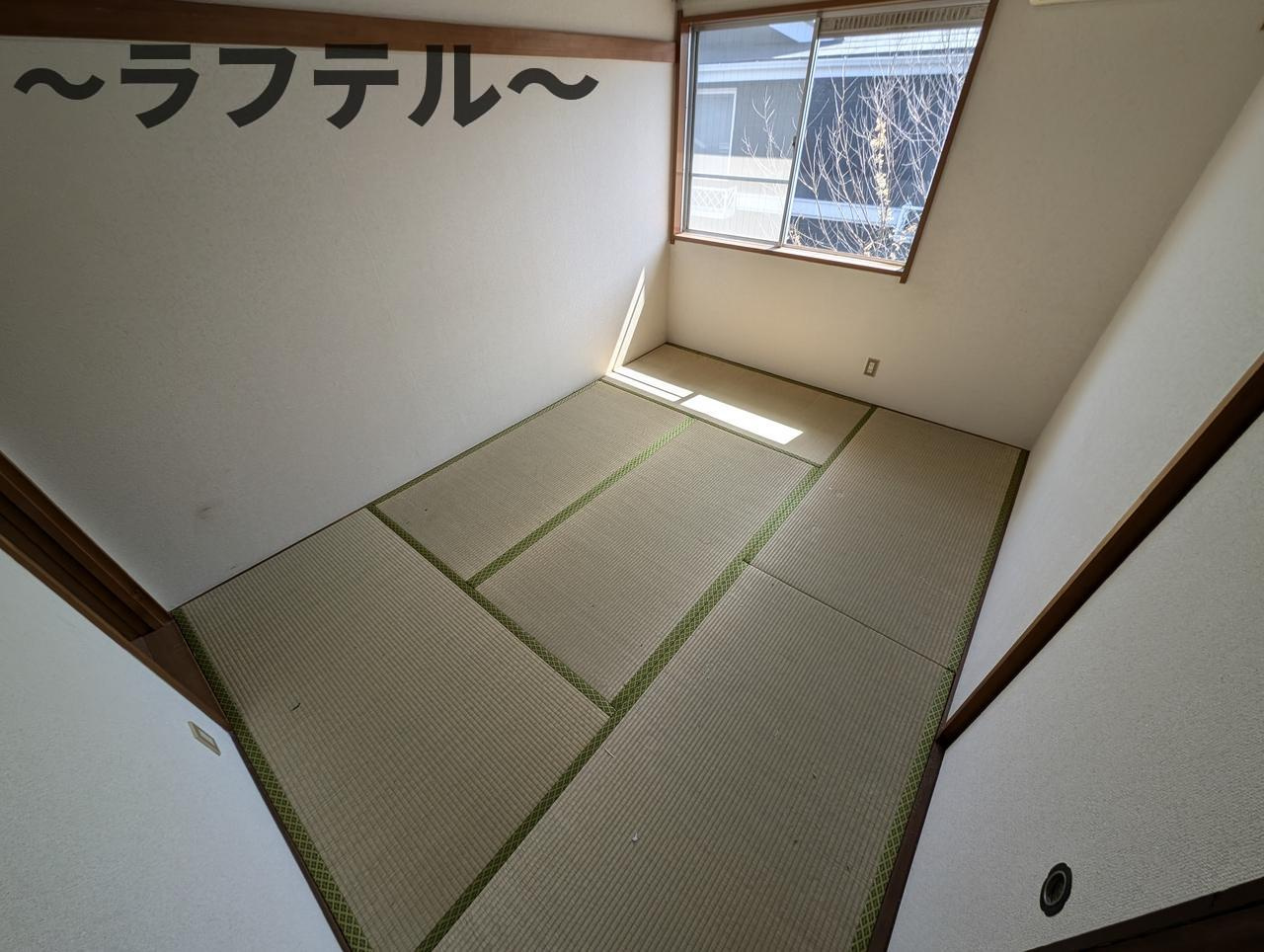小手指タウンハウスAの和室|別部屋イメージ写真 反転イメージ