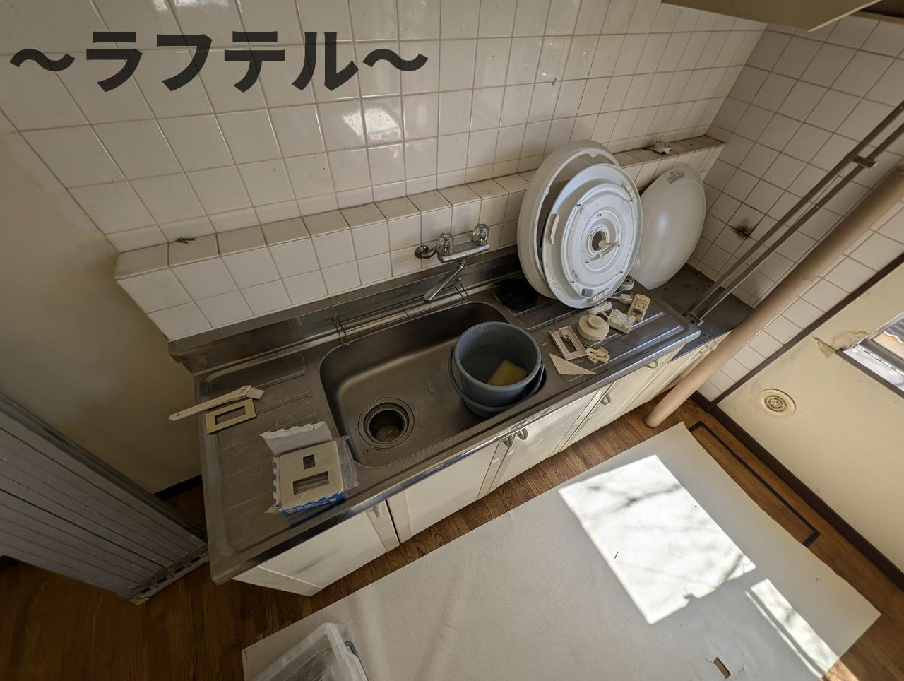 小手指タウンハウスAのキッチン|別部屋イメージ写真 反転イメージ