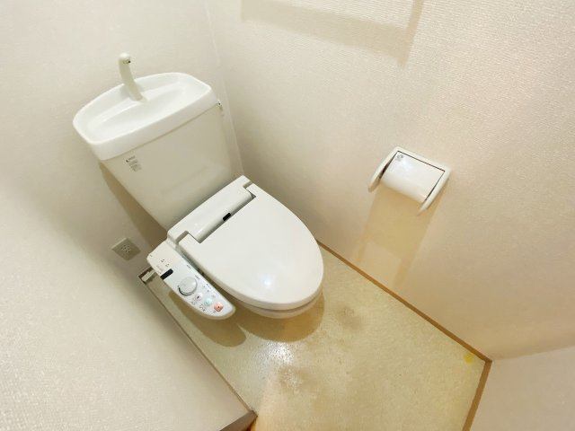 コーポボナールのトイレ|別号室の参考写真です。