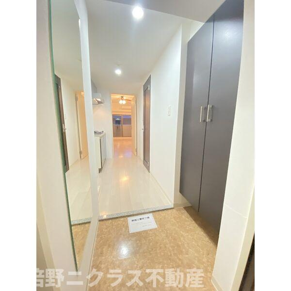 Luxe天王寺の玄関|内装は別部屋の参考写真です。