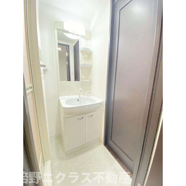 Luxe天王寺の独立洗面台|内装は別部屋の参考写真です。