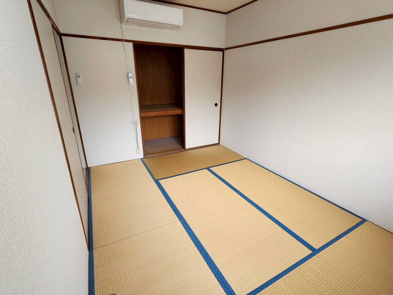 西大寺グリーンハイツの和室
