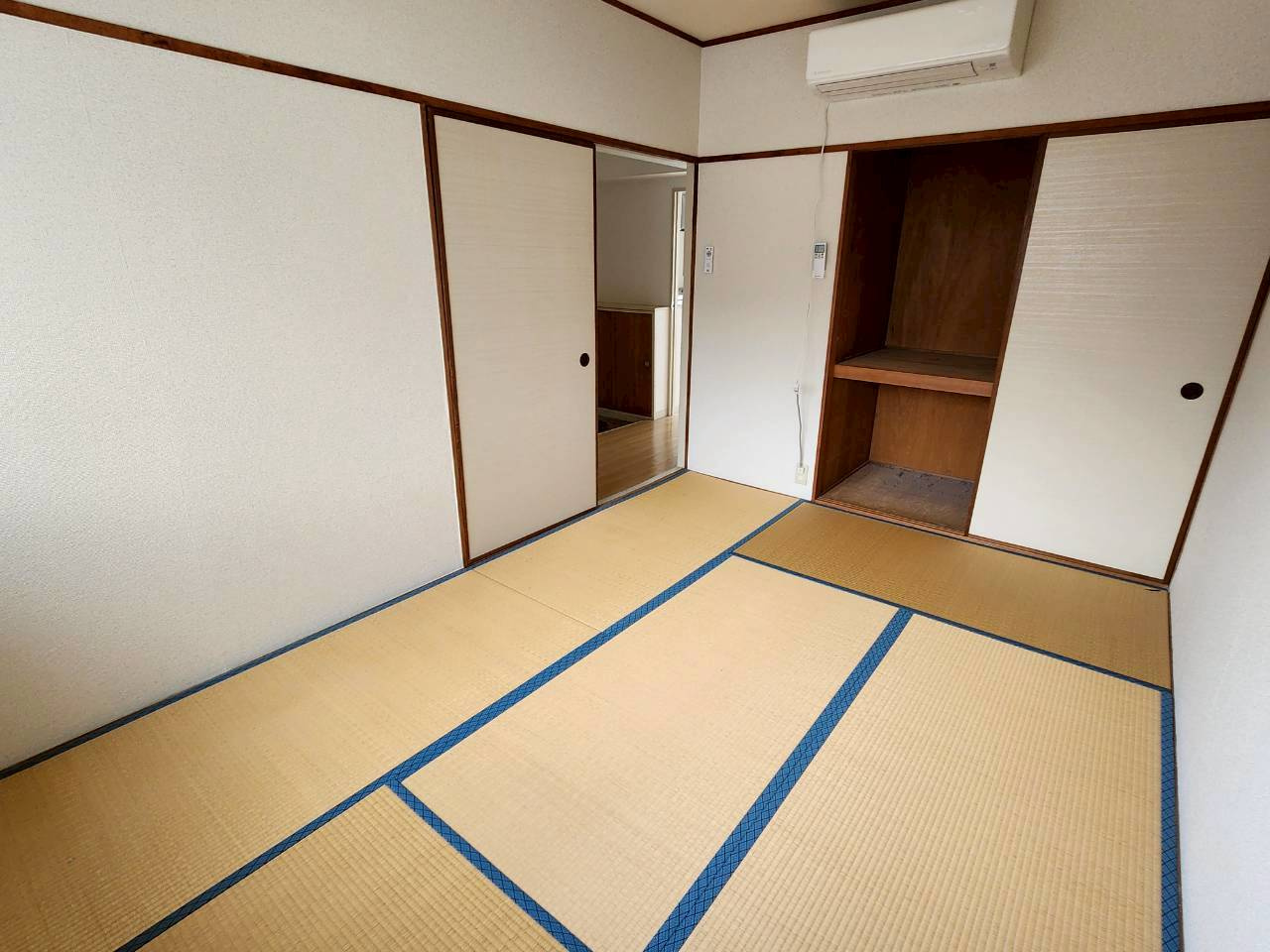 西大寺グリーンハイツの和室