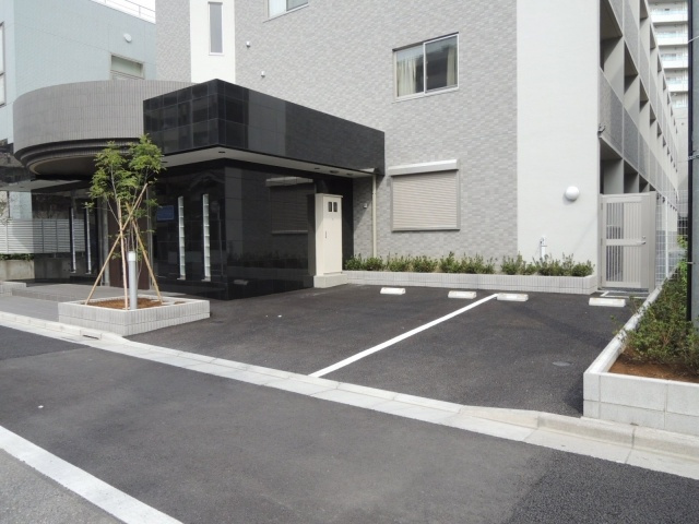 グランデ　レガーロの駐車場