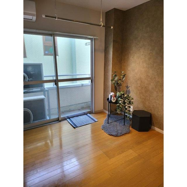 ＫＥＮＴ　ＨＯＵＳＥの内装|明るい室内です