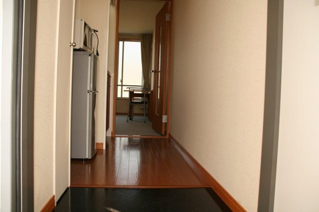レオパレス幸甚の玄関