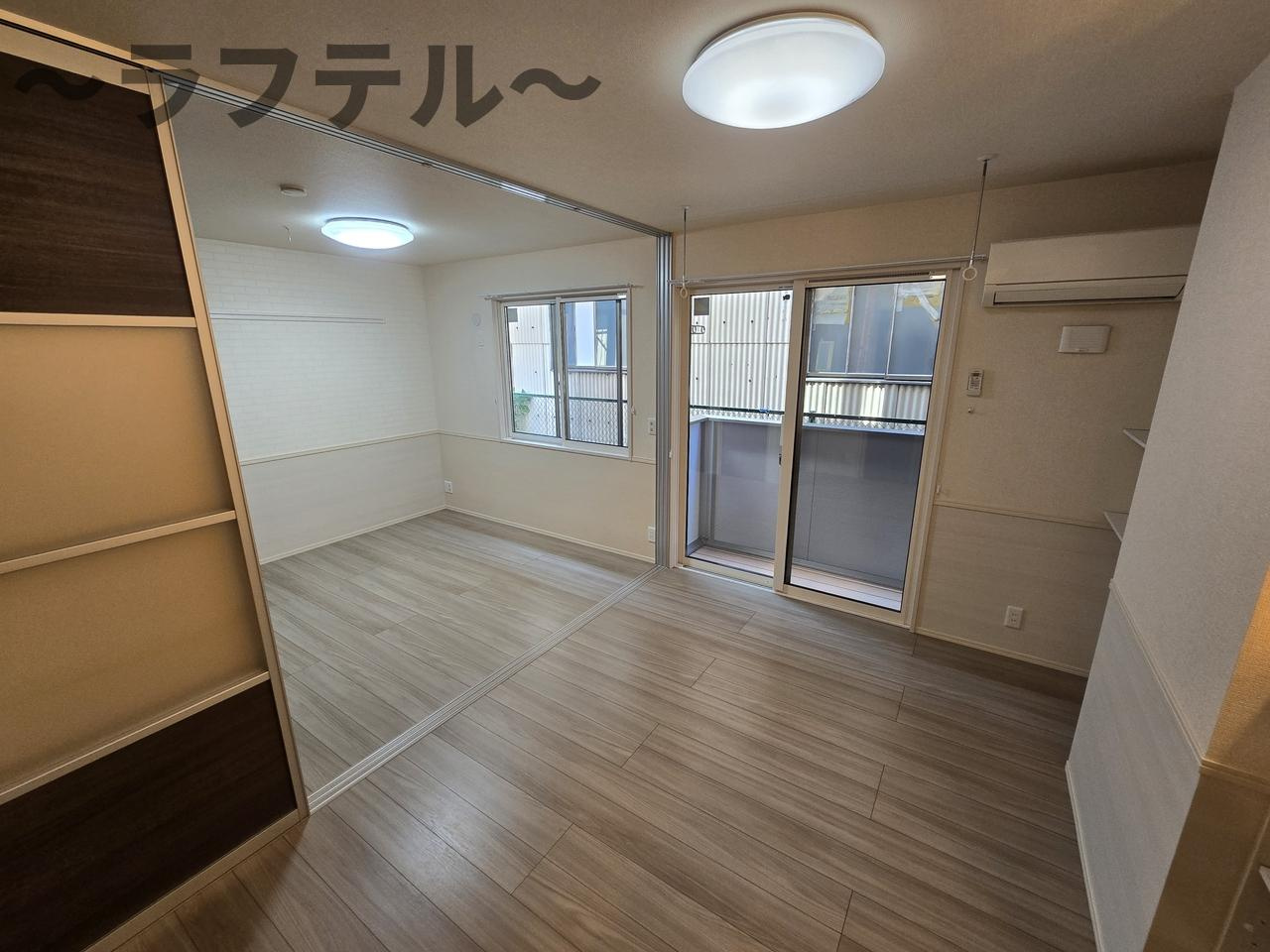 ソレイユ町屋の居間・リビング