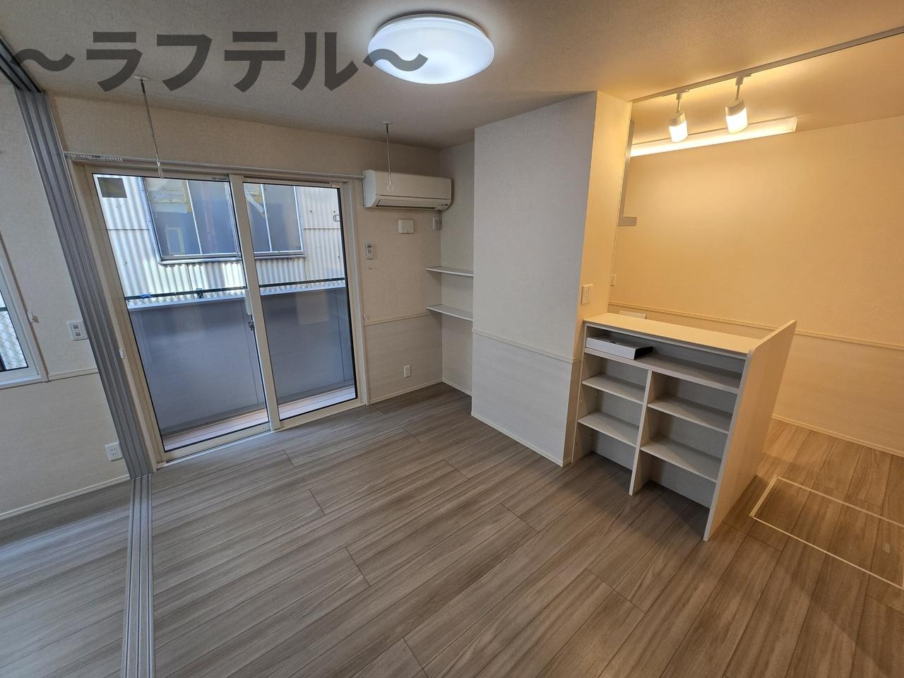 ソレイユ町屋の居間・リビング