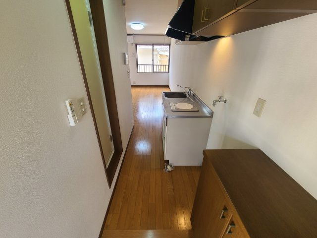 モンターニュの内装|別号室の参考写真です。