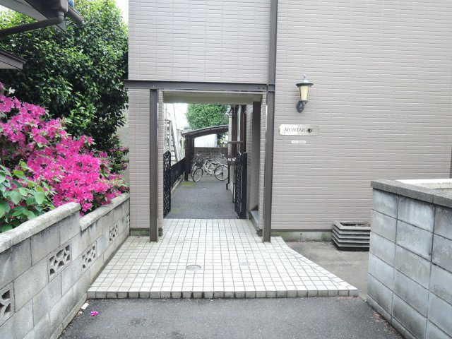 モンターニュのエントランス|★建物エントランスの画像です★