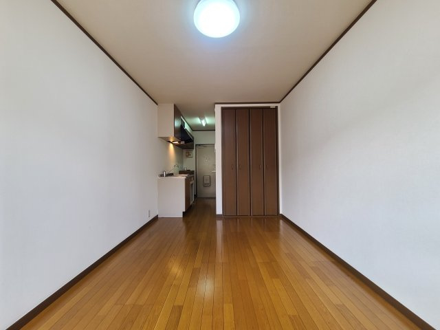 モンターニュの内装|別号室の参考写真です。