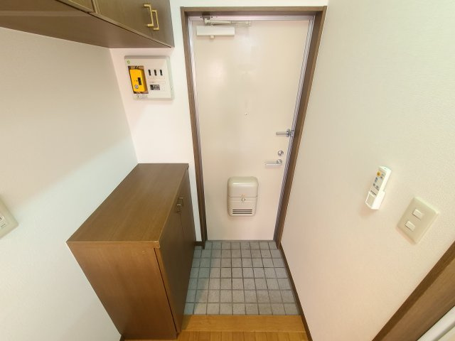 モンターニュの玄関|別号室の参考写真です。