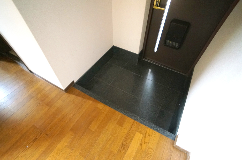 ハイドパーク八木の玄関