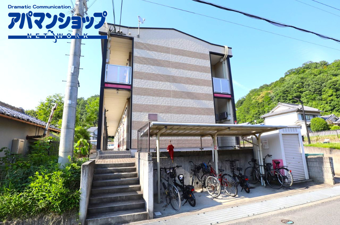 レオパレススナッグ　ビラの外観