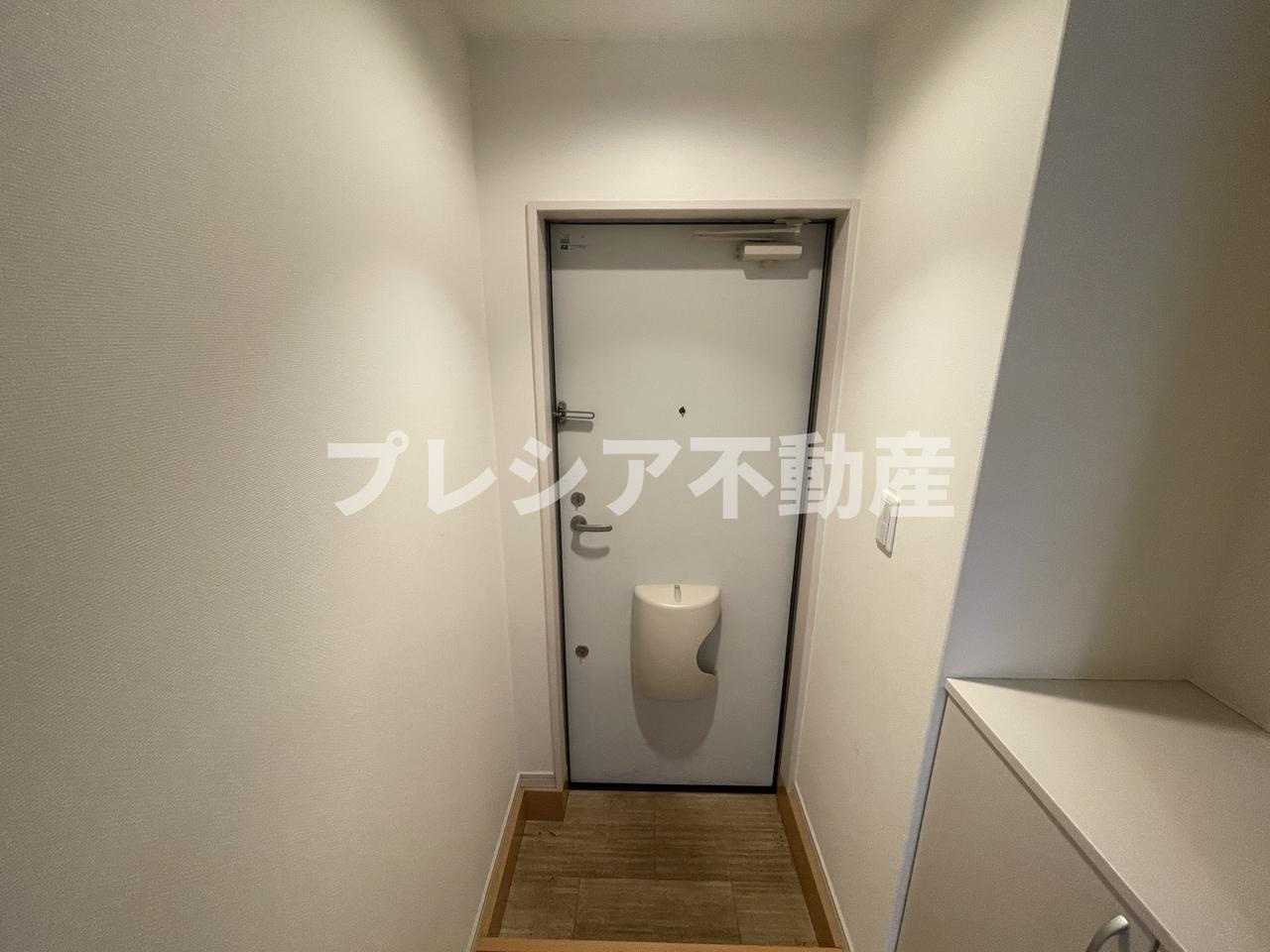 レジデンス甲子園口の玄関
