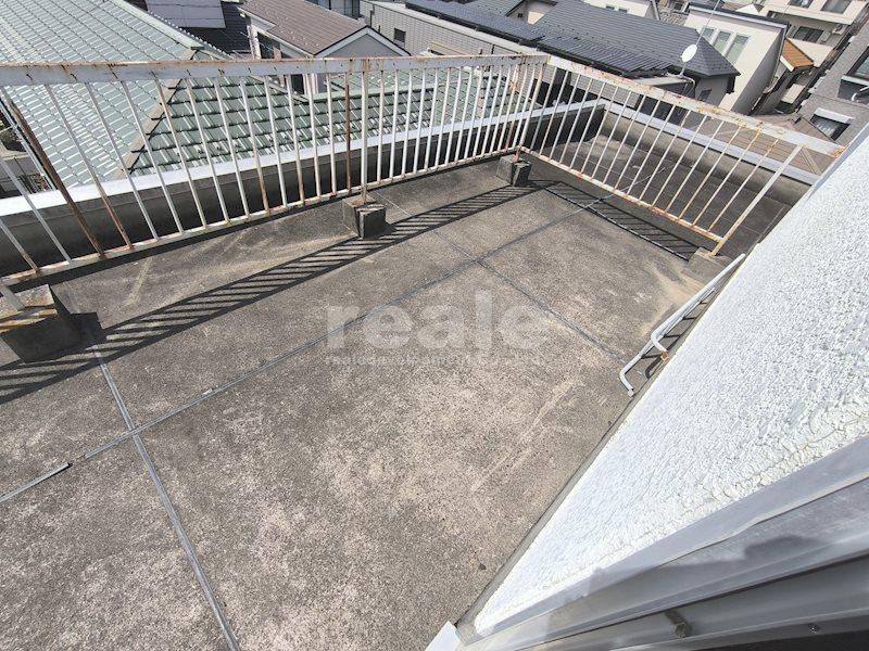 杉並区西荻北３丁目の賃貸マンションのバルコニー