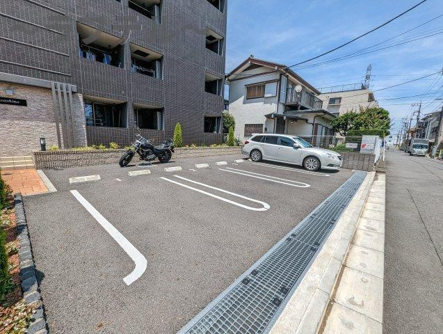 ジュピタームサシノの駐車場