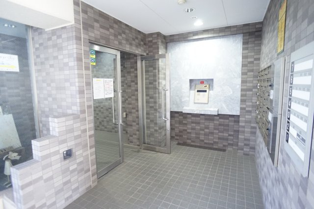 ＭＯＩビルのエントランス